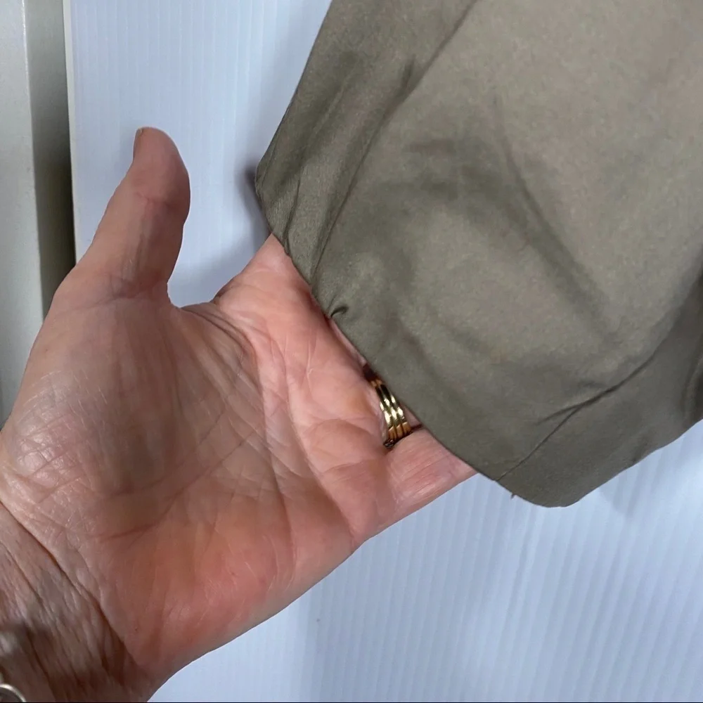 LUII Women’s coat. Ruffles and buttons up the front. Zips closed. 3/4 sleeves. S - Picture 5 of 7